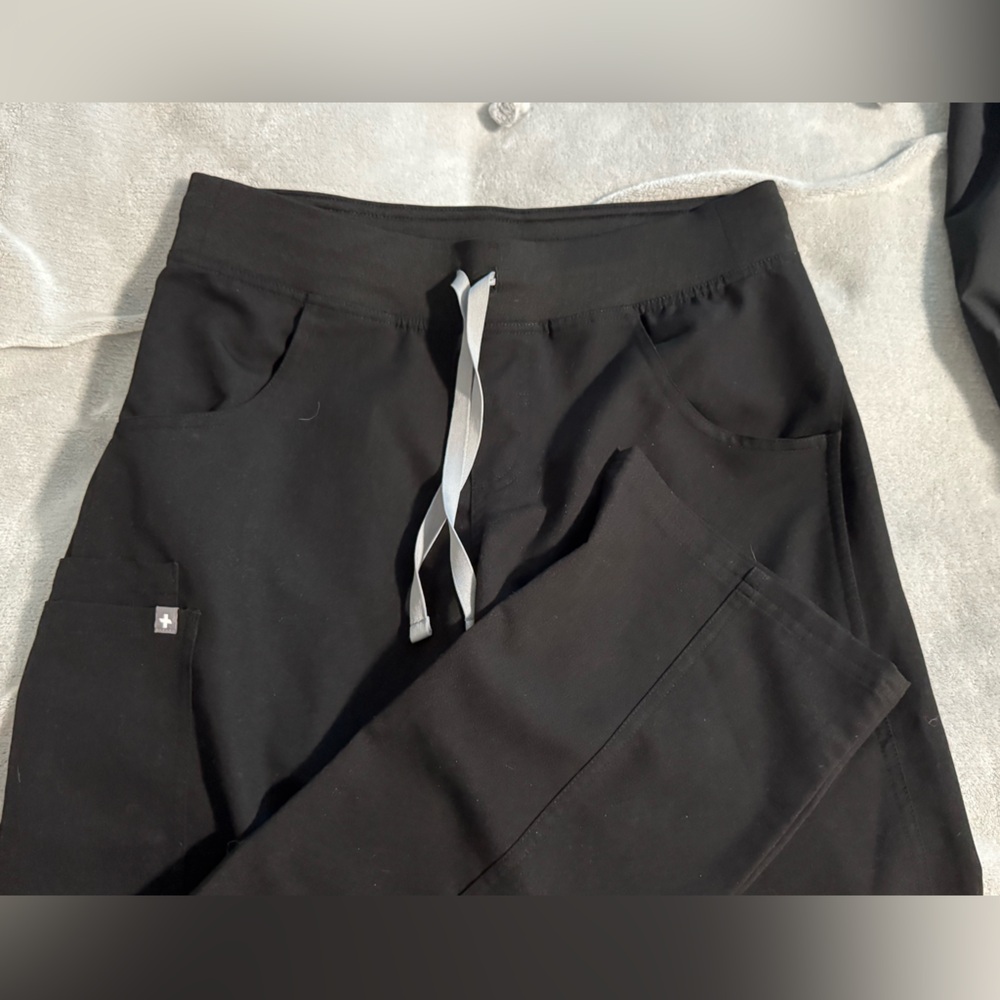 Figs women’s Black straight leg with Gray Drawstring